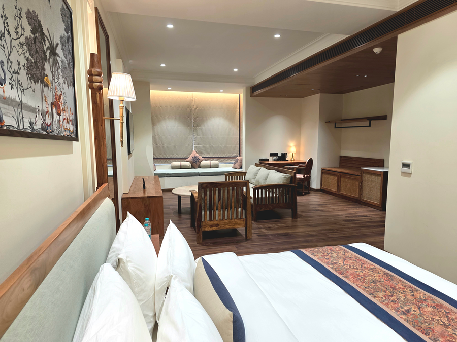 akhyana hotel near unitech cyber park