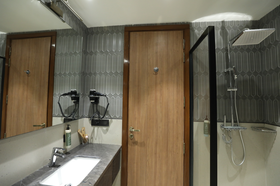 akhyana hotel near unitech cyber park