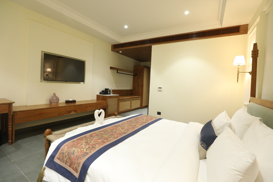 akhyana hotel near unitech cyber park