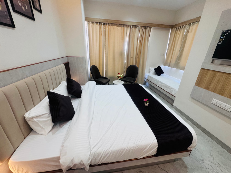 hotel maniratna premium