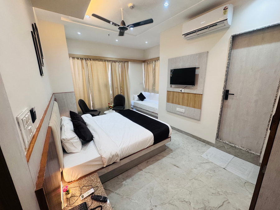 hotel maniratna premium