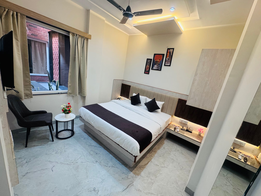 hotel maniratna premium