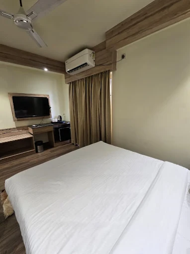 the prestige hotel