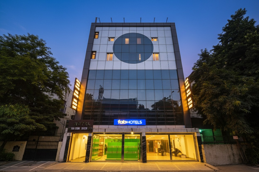 Fabhotel Mona Continental,,3 star