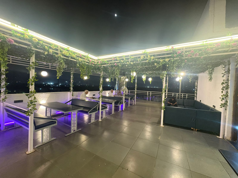 Radiant Hotel And Banquet,Pkb -43, Faridabad - Noida - Ghaziabad Expy, Next To Fit Gym, Parthala Khanjarpur, Sector 122, Noida, Uttar Pradesh 201301,3 star