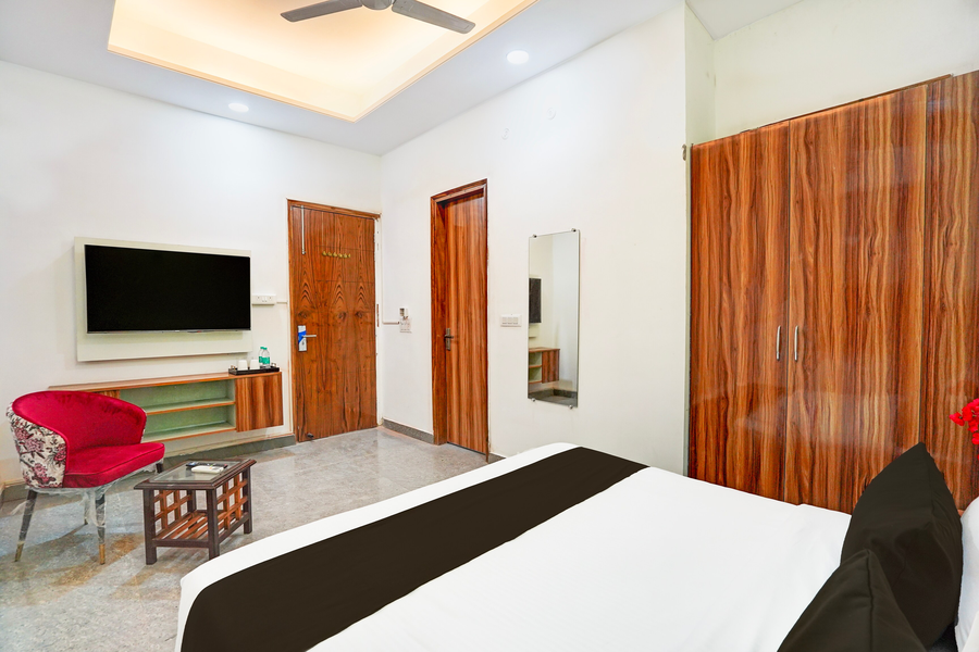 radiant hotel and banquet
