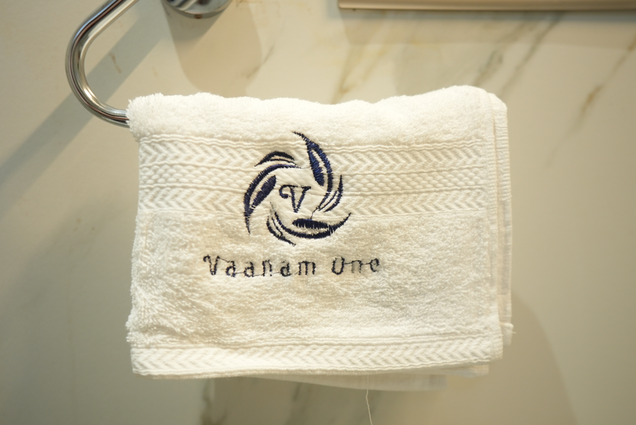 vaanam one