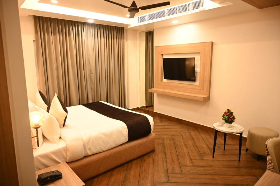 the regal crown by ritya hotels