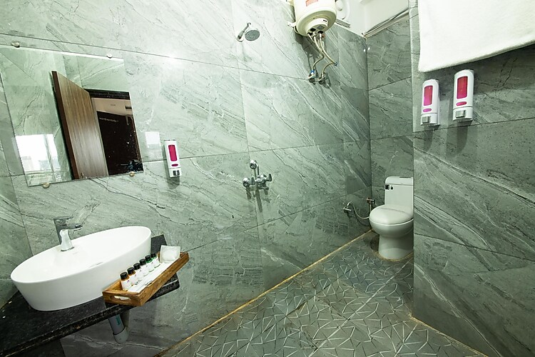 perfectstayz value dhruv nanda at harkipauri road with free parking