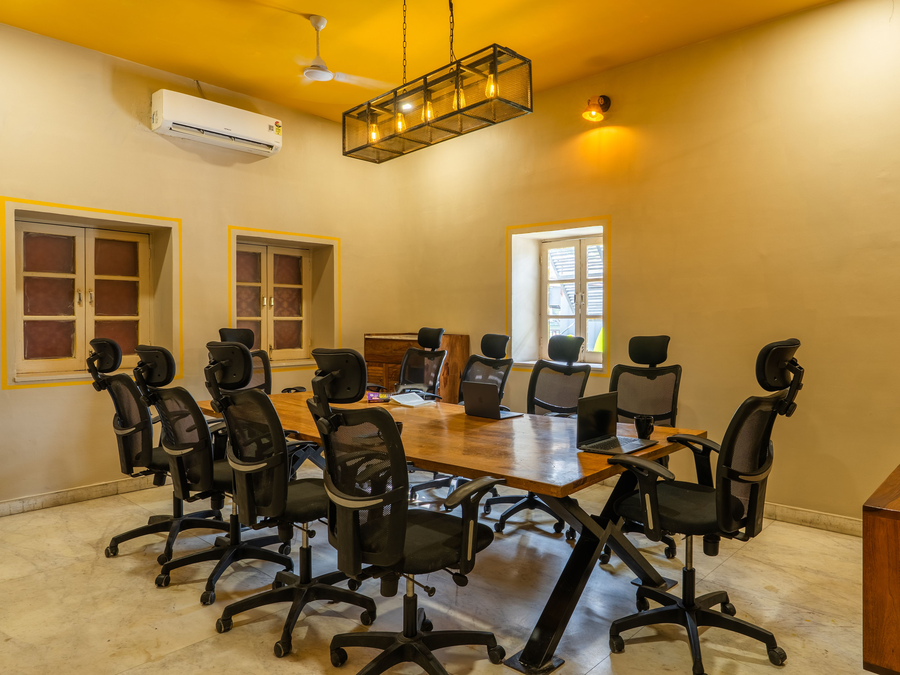 the hosteller bam udaipur artist house