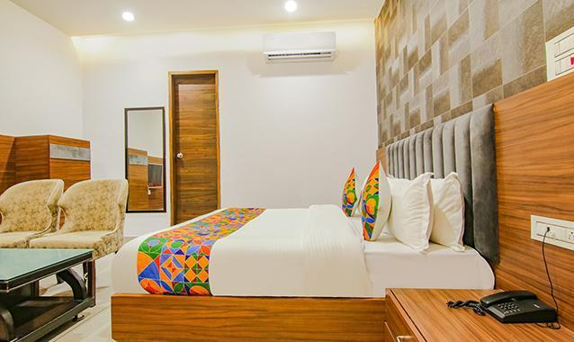 Fabhotel Royal Mapple,PAKHOWAL ROAD,3 star