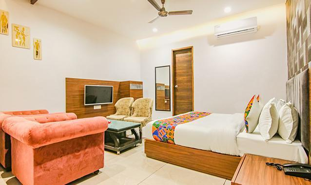 fabhotel royal mapple
