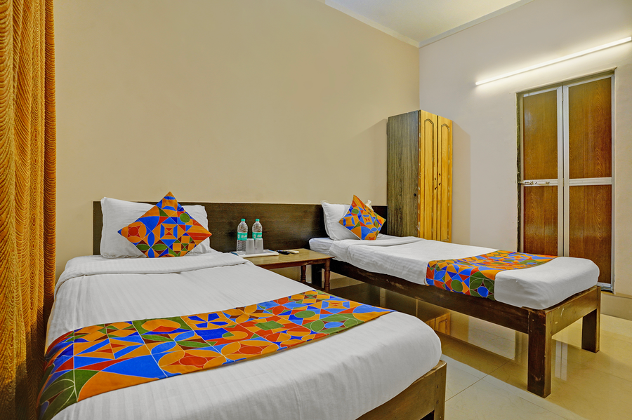 fabhotel 4 pillars