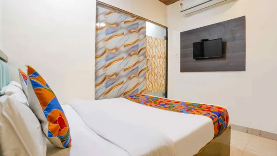 fabhotel b town