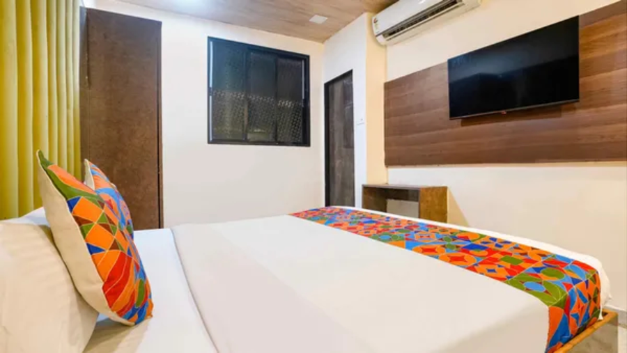 fabhotel b town