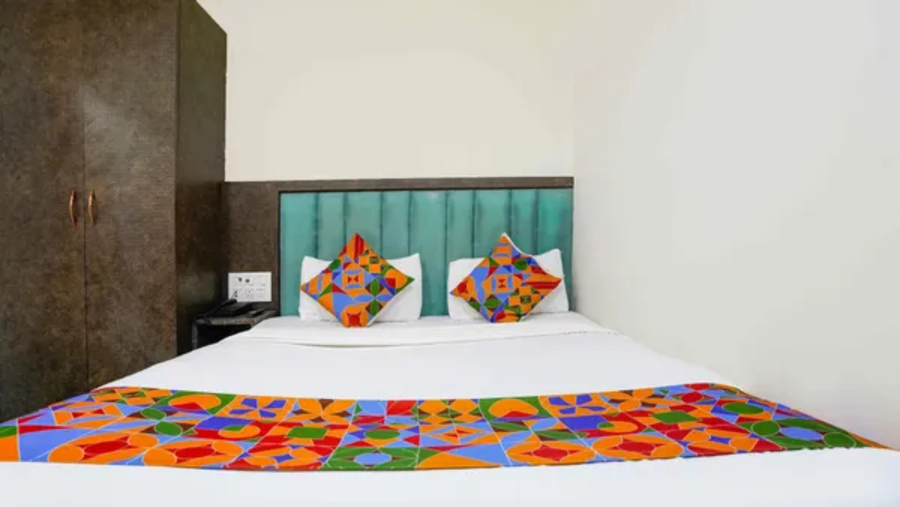 fabhotel b town