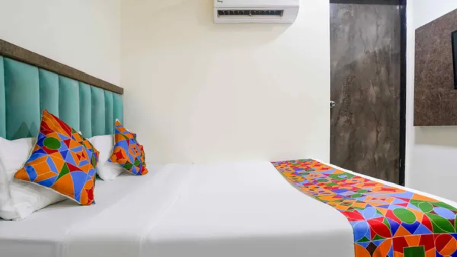 fabhotel b town