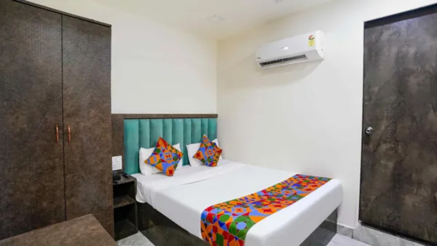 fabhotel b town
