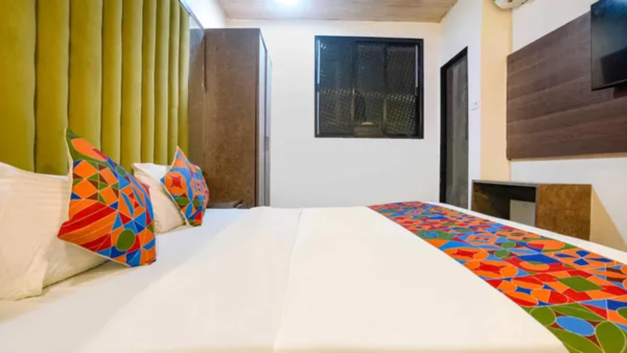 fabhotel b town