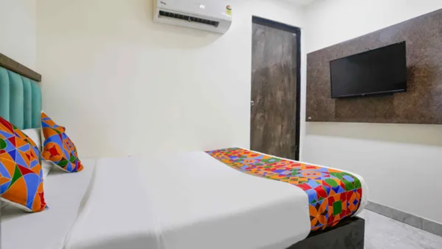 fabhotel b town