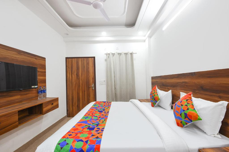 via paradise stay inn