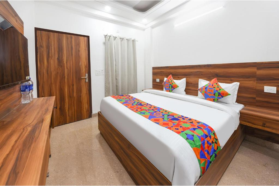 via paradise stay inn