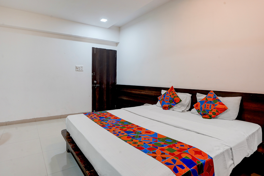 via paradise stay inn