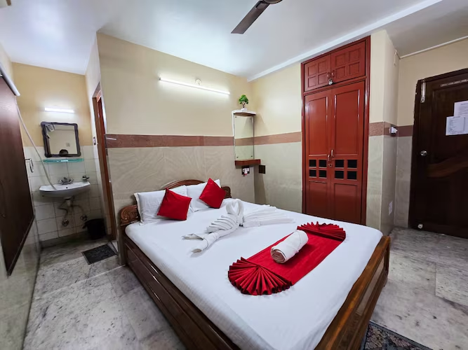 anandaloke guest house