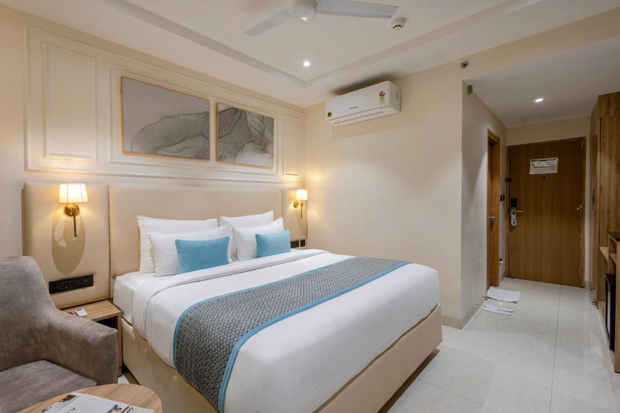 monday hotels and suites madhapur