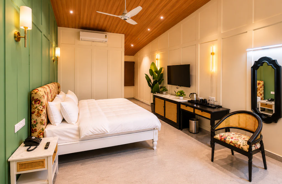 casa aura resort
