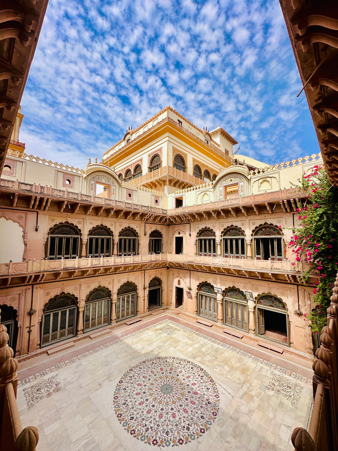 mahal khas palace