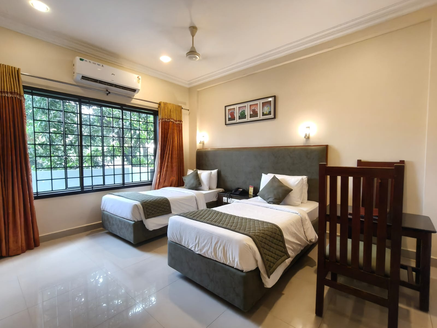 hotel sahana castle