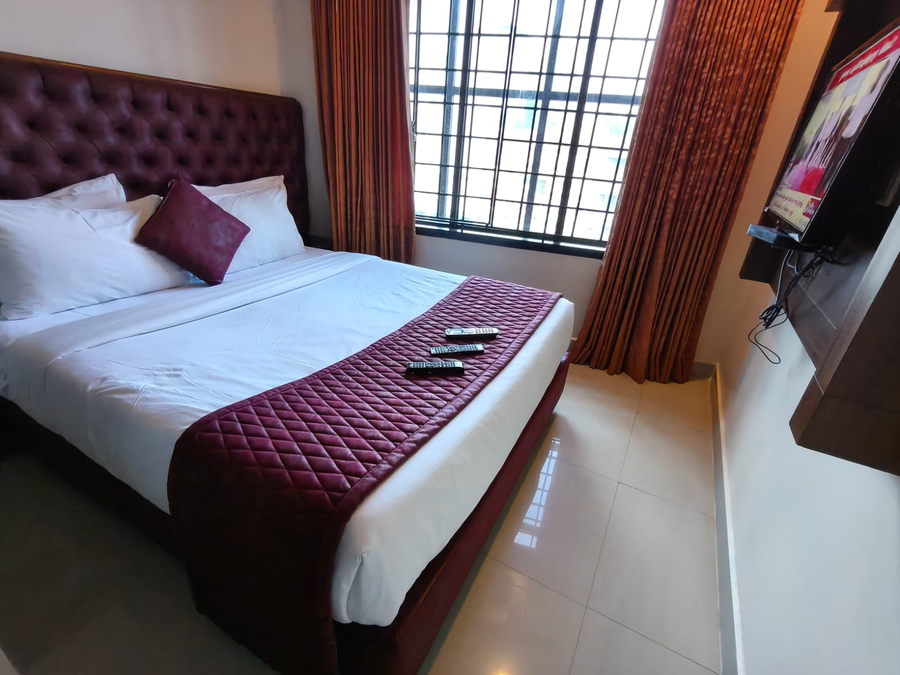 hotel sahana castle