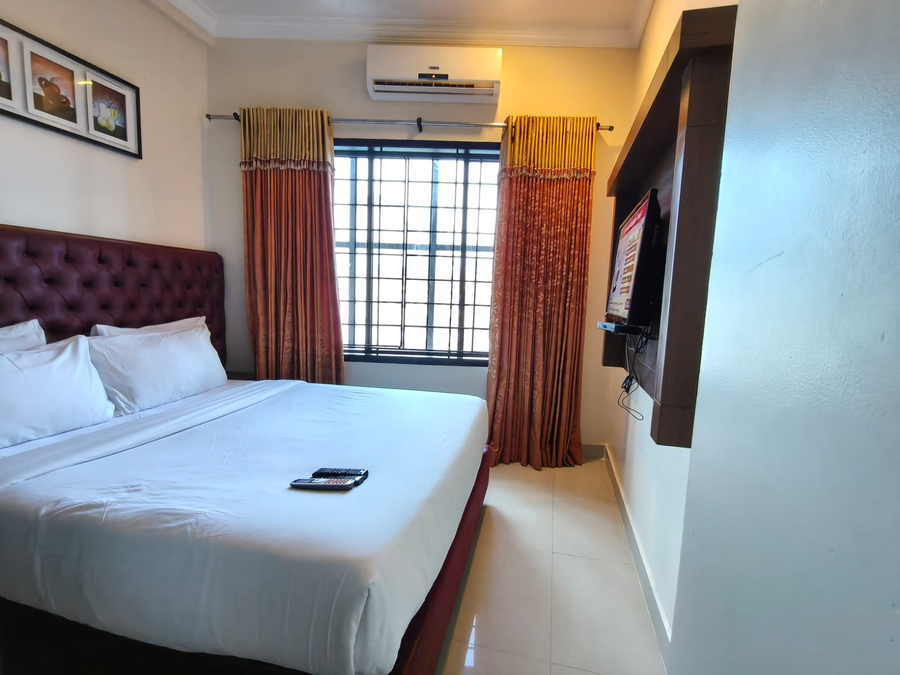 hotel sahana castle