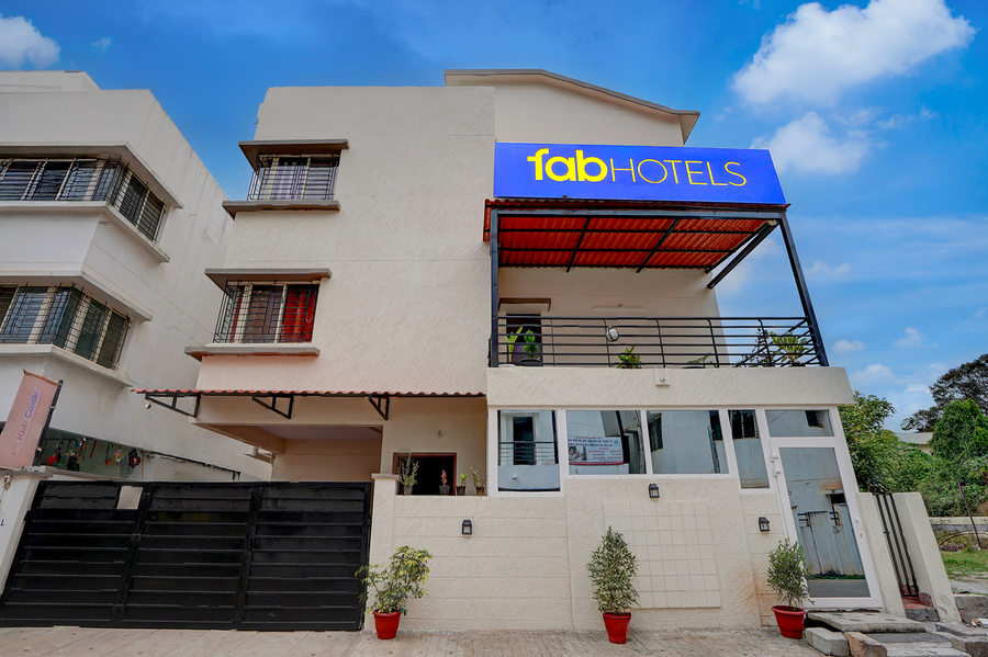 Fabhotel Sri Aditya Inn,2, Ananth Nagar Phase 1, 11 & 8Th Main Road,3 star