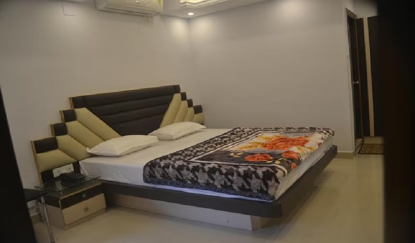 hotel gangotri international
