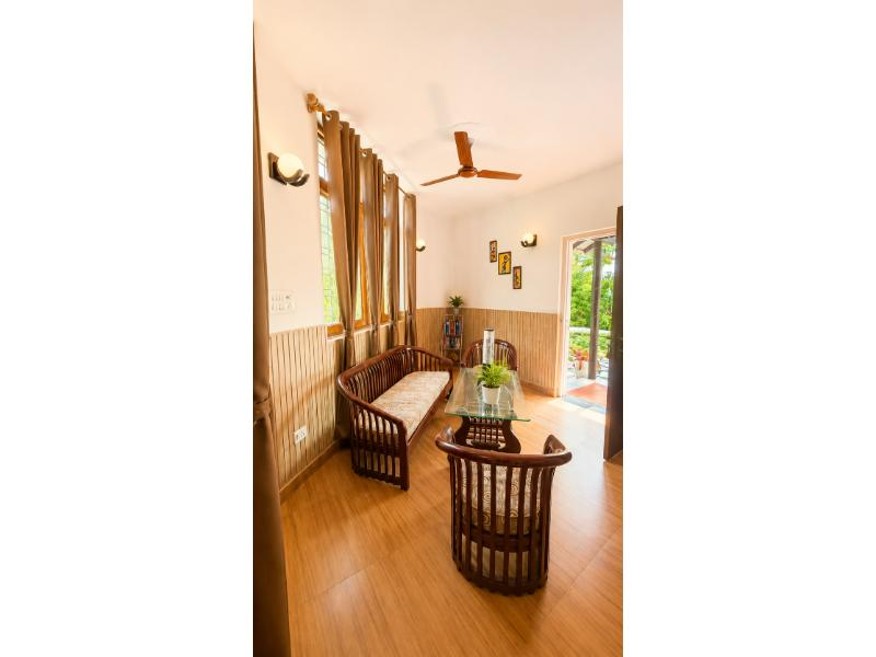 aesquire home stay by trahes haven