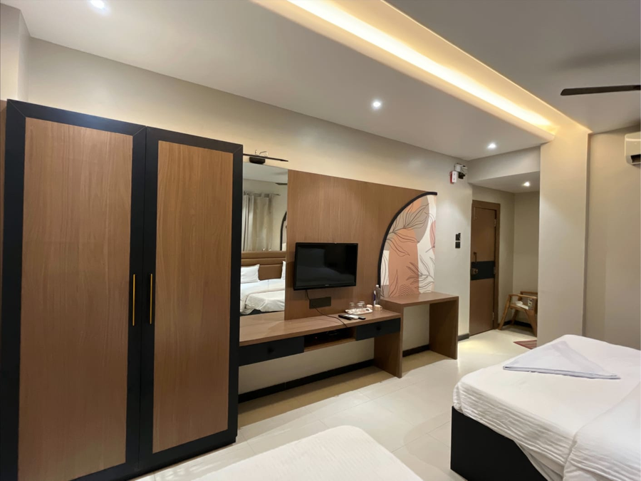 hotel radhika