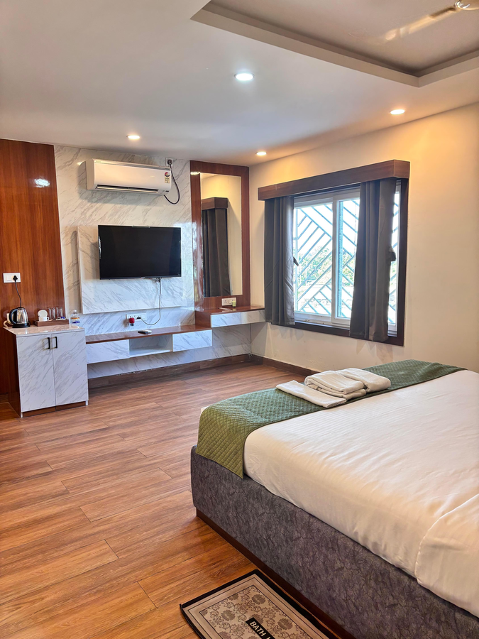grand meridian hotel and restaurant