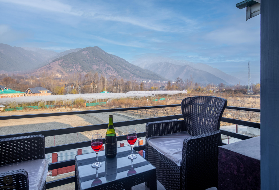 classy castle pahalgam
