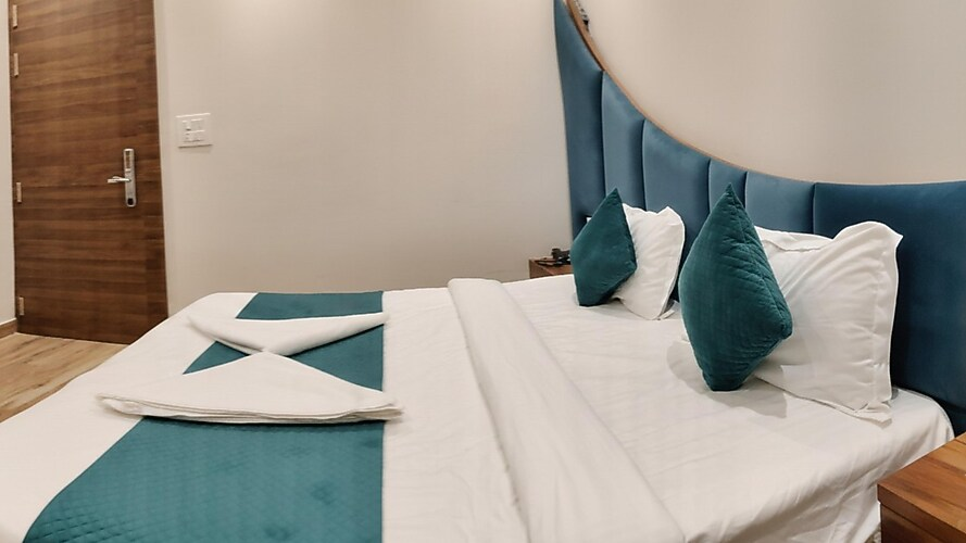 7 heaven hotel