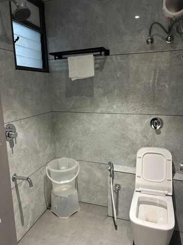 hotel nee residency