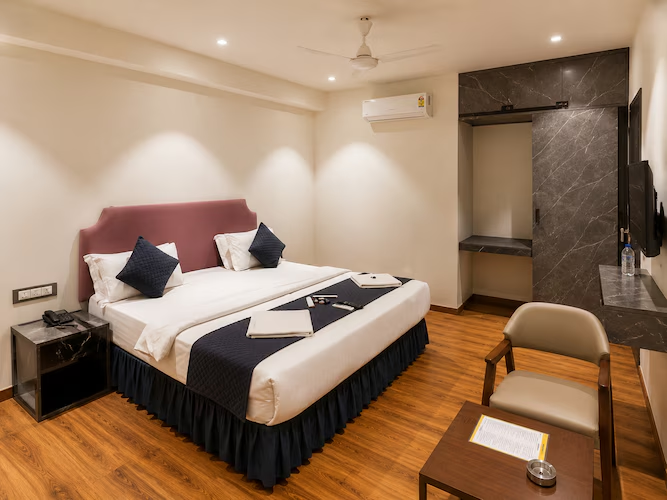 hotel nee residency