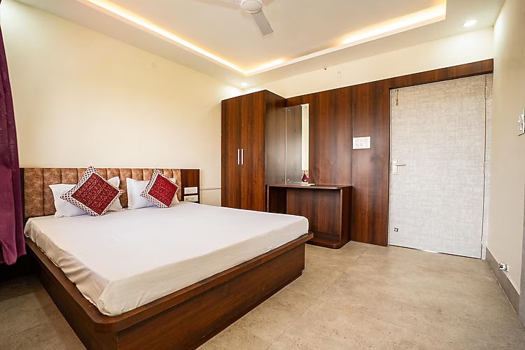 hotel shivpriya palace