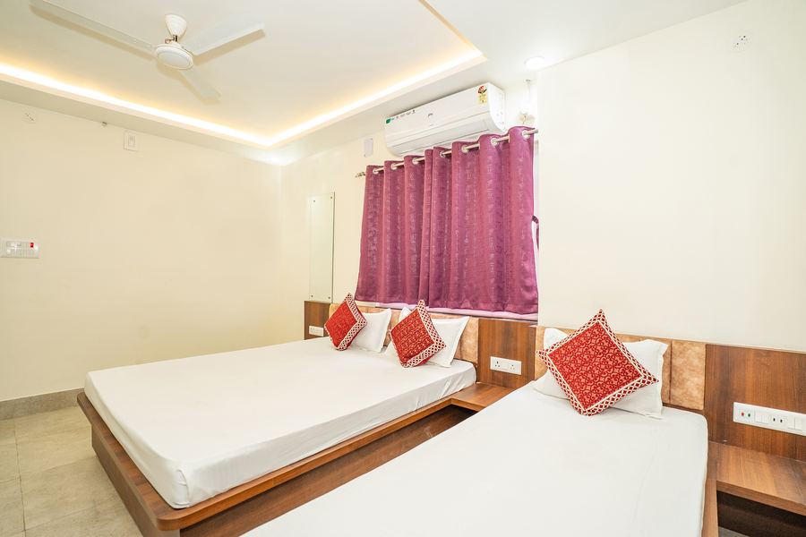 hotel shivpriya palace