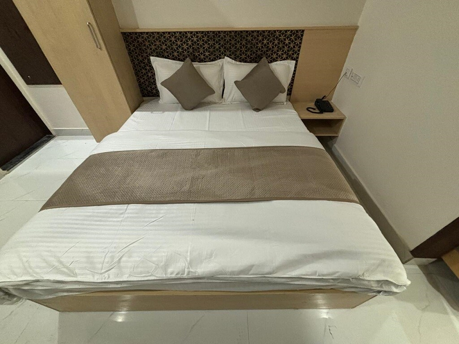 hotel silver moon