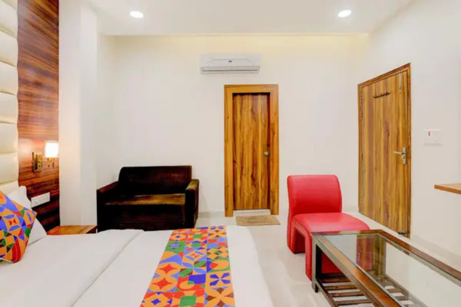 fabhotel the elegant