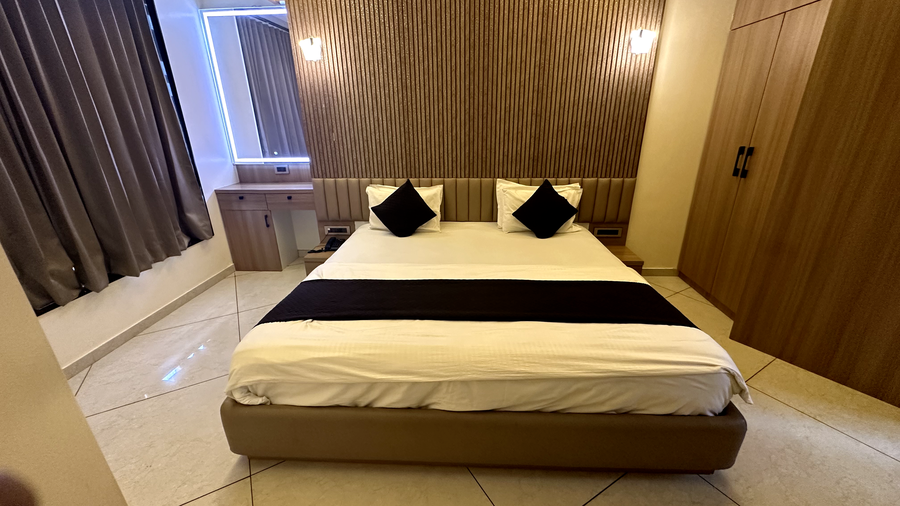 hotel 9 square