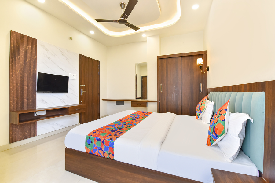 fabhotel golden sapphire