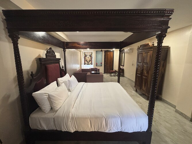 rajmahal hotel and resort